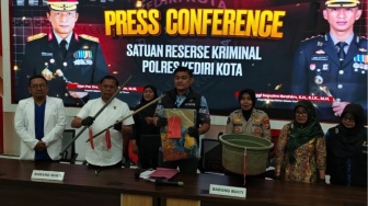 Amarah Berujung Maut: Nenek di Kediri Menghajar Cucu dengan Kayu Hingga Tewas karena Ogah Makan