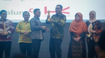 Kawal Dunia Santri, Fraksi PKB DPR RI Sabet Penghargaan 'Peduli Pesantren'