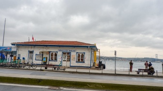 Suasana di kawasan Bebek Street, Istanbul, Turki, Kamis (16/4/2026). [Suara.com/Alfian Winanto]