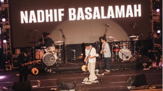 Jatuh Cinta Lagi oleh Nadhif, Teror Manis bagi Hati Saya yang Belum Sembuh