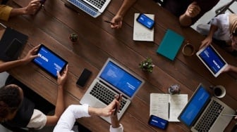 Ketika Coffee Shop sebagai Kantor Kedua: Fleksibilitas atau Eksploitasi?