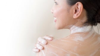 Bye-bye Kulit Kasar! Ini 5 Pilihan Body Wash Yogurt yang Super Melembapkan