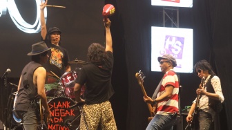 9 Tahun Dinanti, 30 Ribu Slankers Serbu Lapangan Rampal Malang dalam Konser Slank X HS