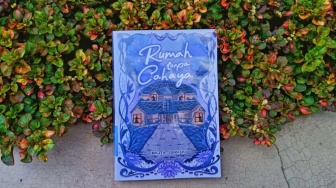 Merawat Empati yang Hampir Hilang di Rumah Tanpa Cahaya