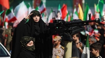 Ribuan Perempuan Iran Turun ke Jalan, Sumpah Setia ke Mojtaba Khamenei Menggema