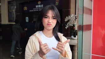 5 Lipstik Rekomendasi Fuji yang Tahan Lama, Tidak Kering dan Anti Pecah-Pecah