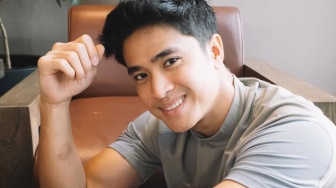 Yesaya Abraham Acungkan Jari Tengah dan Mengumpat di Acara Live TV Bikin Heboh