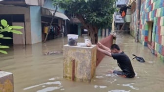 Banjir Rendam 20 RT di Jakarta Timur, Titik Tertinggi Hampir Setinggi Orang Dewasa