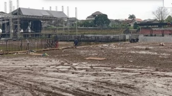 Stadion Suryakencana Sukabumi Rusak Parah Usai Konser, Rumput Hancur dan Sampah Menggunung