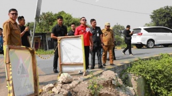 Bukan Cuma Aspal, Ini Solusi Permanen Pemkab Bekasi Atasi Jalan Ambles di CBL