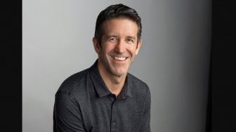 Profil John Ternus: CEO Apple Anyar Pengganti Tim Cook Dikenal Sebagai Sosok 'Inovator'