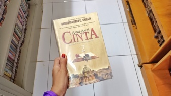 Figur Khadijah dalam Tokoh Aisha di Novel Ayat-Ayat Cinta 2