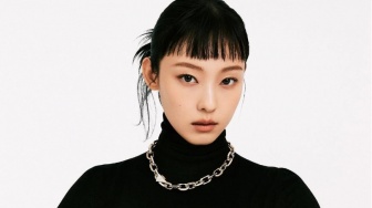 Anti-Monoton, 4 Ide OOTD Monokrom ala Jeon So Nee yang Effortless Abis!