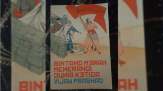 Resensi Buku Bintang Merah Menerangi Dunia Ketiga: Warisan Revolusi Oktober 1917.