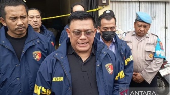 Bisnis iPhone Ilegal Senilai Rp235 Miliar Terbongkar: Bareskrim Gerebek Ruko di Sidoarjo