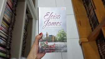 Di Balik Gaun Duchess: Pernikahan yang Dingin di Novel Eloisa James