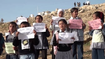 Tentara Israel Blokade Jalan Sekolah di Umm al-Khair Menghambat Hak Pendidikan Siswa Palestina