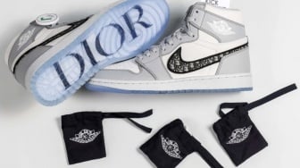 Tips Merawat Sepatu Branded agar Tidak Cepat Rusak karena Genangan Air Hujan di Jakarta