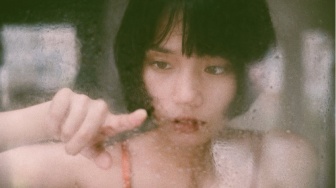 Perempuan dan Standar Tak Terlihat: Harus Sempurna di Mata Siapa?