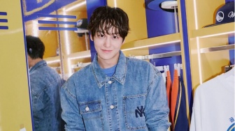 Kasual ke Formal Look, Sontek 4 Padu Padan OOTD Outerwear ala Kim Bum Ini!