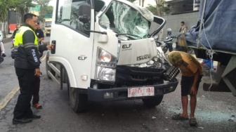 Adu Besi di Pagi Buta: Ceroboh Karena Sopir Lelah, Truk Asal Indramayu Ringsek di Bojonegoro