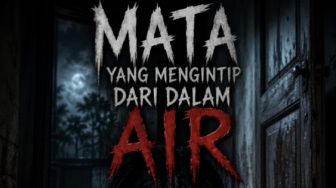 Mata yang Mengintip dari Dalam Air