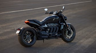 Triumph Rocket 3 Storm R, Motor dengan Mesin Lebih Besar dari Innova Zenix