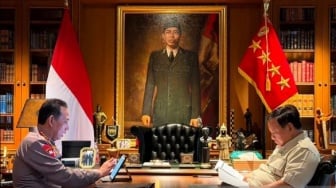 Seskab Teddy Beberkan Hasil Pertemuan Empat Mata Prabowo-Kapolri, Ini Isinya