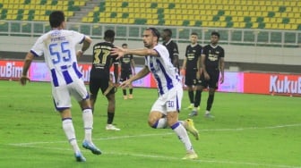 Surplus Striker Persib Bandung, Bojan Hodak Pusing Tentukan