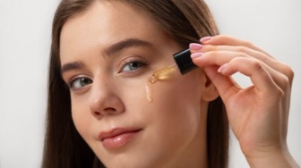 4 Oil Serum Squalane, Rahasia Kulit Plumpy Bebas Kerutan tanpa Nyumbat Pori