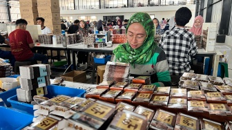 Ada Bahasa Isyarat di Balik Harumnya Tembakau, Kisah Perjuangan Difabel Menembus Dinding Stigma