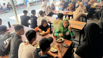 Dulu Kerap Ditolak dan Dibully, Pekerja Difabel Ini Temukan Rumah Baru di Pabrik Rokok Magelang