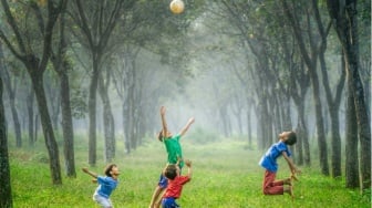 Beli Barang Masa Kecil Bukan Boros, Tapi Cara Sederhana Bahagiakan Inner Child