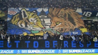 Bojan Hodak Senang Lihat Bobotoh dan Aremania Berdampingan di Stadion GBLA