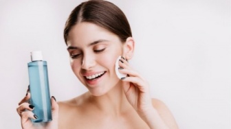 4 Micellar Water Kandungan Tea Tree, Bersihkan Wajah untuk Cegah Bruntusan