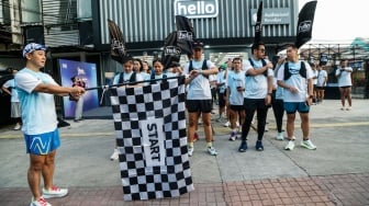 Director of Retail Operations PT Global Teknologi Niaga (GTNi) Alvin Harirahardjo saat membuka gelaran Helloversary 5K Fun Run di Jakarta, Sabtu, (25/4/2026). [Suara.com/Alfian Winanto]