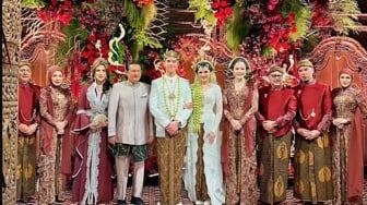 Momen Langka! Ahmad Dhani dan Mulan serta Maia dan Irwan Mussry Berdansa Bareng di Resepsi El Rumi