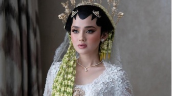 Kebaya Syifa Hadju saat Akad Nikah Curi Perhatian, Intip Detailnya!