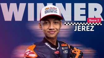 Aksi Gila Pembalap 16 Tahun Indonesia Asapi Rider Eropa di Sirkuit Jerez Spanyol