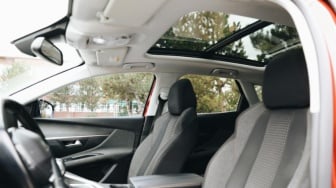 Apa Penyebab Sunroof Mobil Bocor? Masalahnya Bukan Cuma di Seal