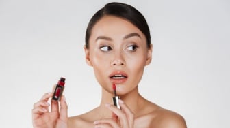 6 Rekomendasi Lip Tint Lokal Stain Tahan Lama, Bibir Tampak Fresh Seharian