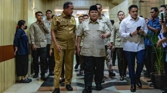 Presiden Prabowo Jenguk Korban Kecelakaan Kereta di RSUD Bekasi
