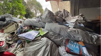 Tumpukan Limbah Usai Kampanye: Bagaimana GUDRND Memberi Hidup Baru pada Sampah Kampanye?