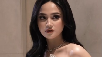 Penampilan Syifa Hadju saat Resepsi Ramai Dilirik, Ini Detail Perhiasannya!