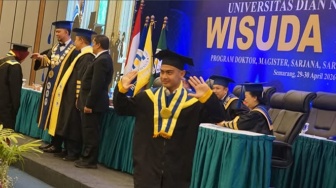 Wisuda Udinus: Pratama Arhan Resmi Sarjana, Terima Ijazah Canggih Berbasis Blockchain