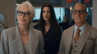 Tayang Hari Ini! Review The Devil Wears Prada 2: Reuni Trio Ikonik Tapi Konflik Kurang Nendang