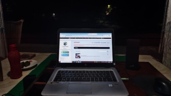 Bisikan dari Rimbun Bambu di Belakang Rumah