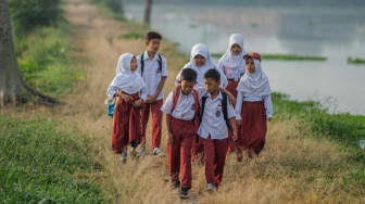 Benarkah Pendidikan Gratis Jika Anak Masih Mengubur Mimpi Karena Biaya?