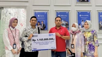 Alat Berat Tenggelam di Lumpur, BRI Insurance Cairkan Klaim Rp1,1 Miliar untuk Nasabah
