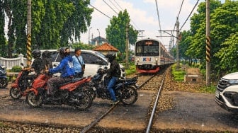 Pengakuan Anggota Ormas di Balik Horor Perlintasan Rel Bekasi Timur, Benarkah Demi Cuan?